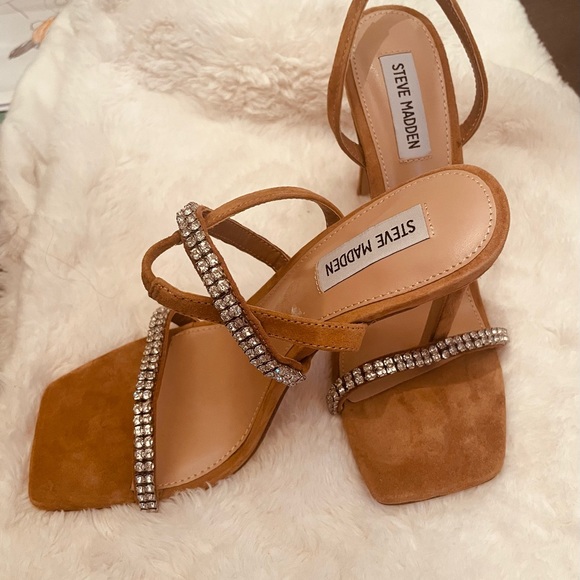 Steven Madden, camel colored, rhinestone strap sandals. - Picture 5 of 11